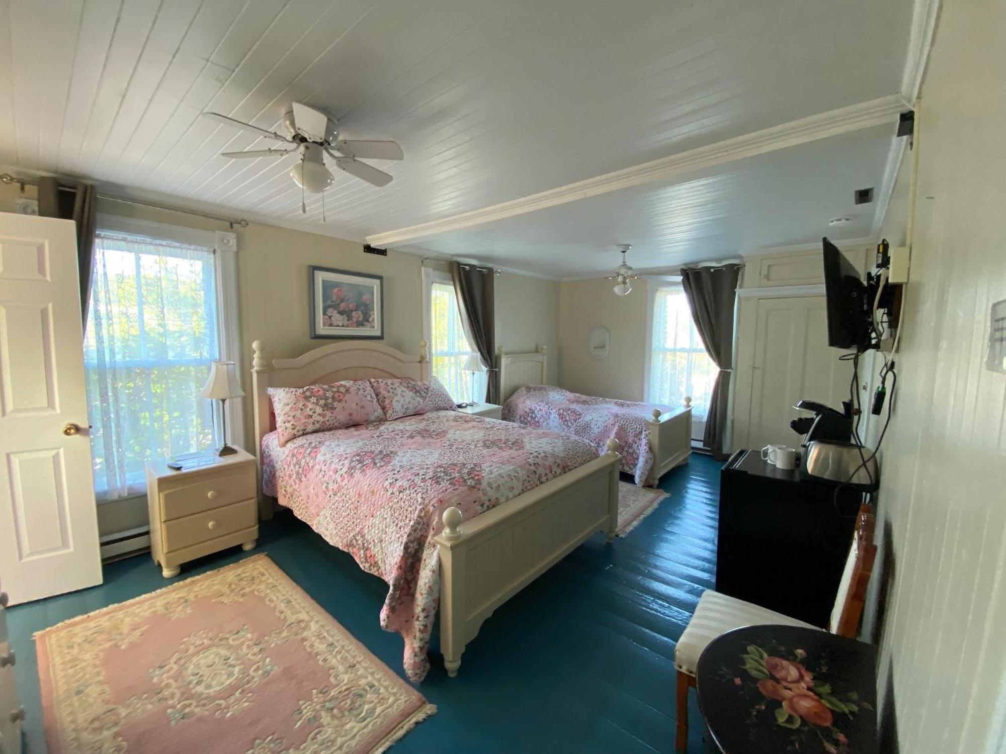 Auberge Maison Gauthier Tadoussac Exteriör bild